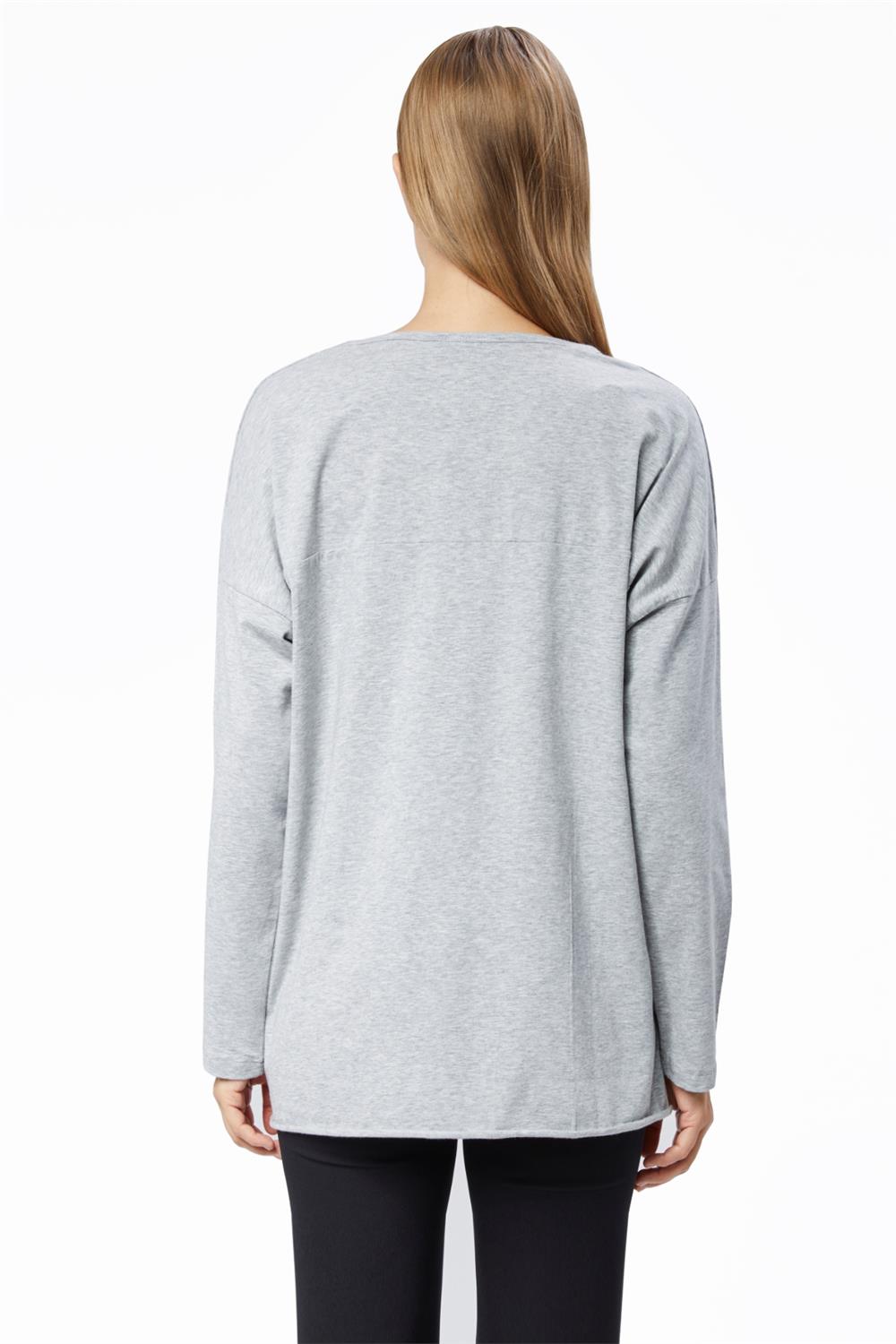 Geniş Kesim V Yaka Tshirt · 4