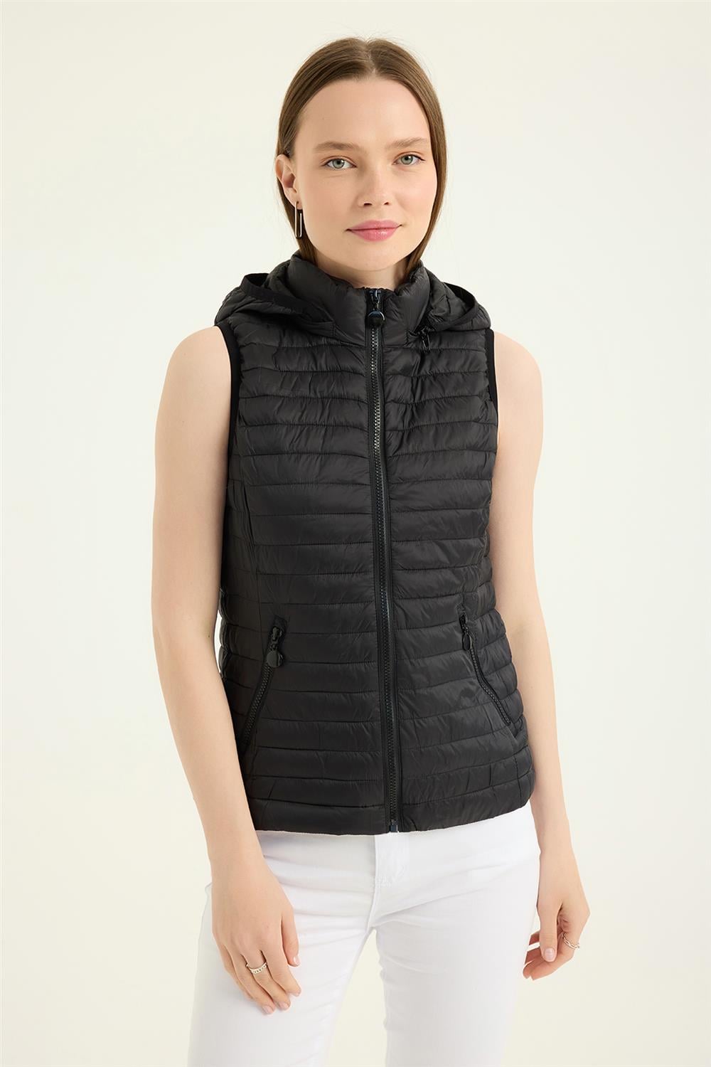 Puffer Kapşonlu Verev Yelek