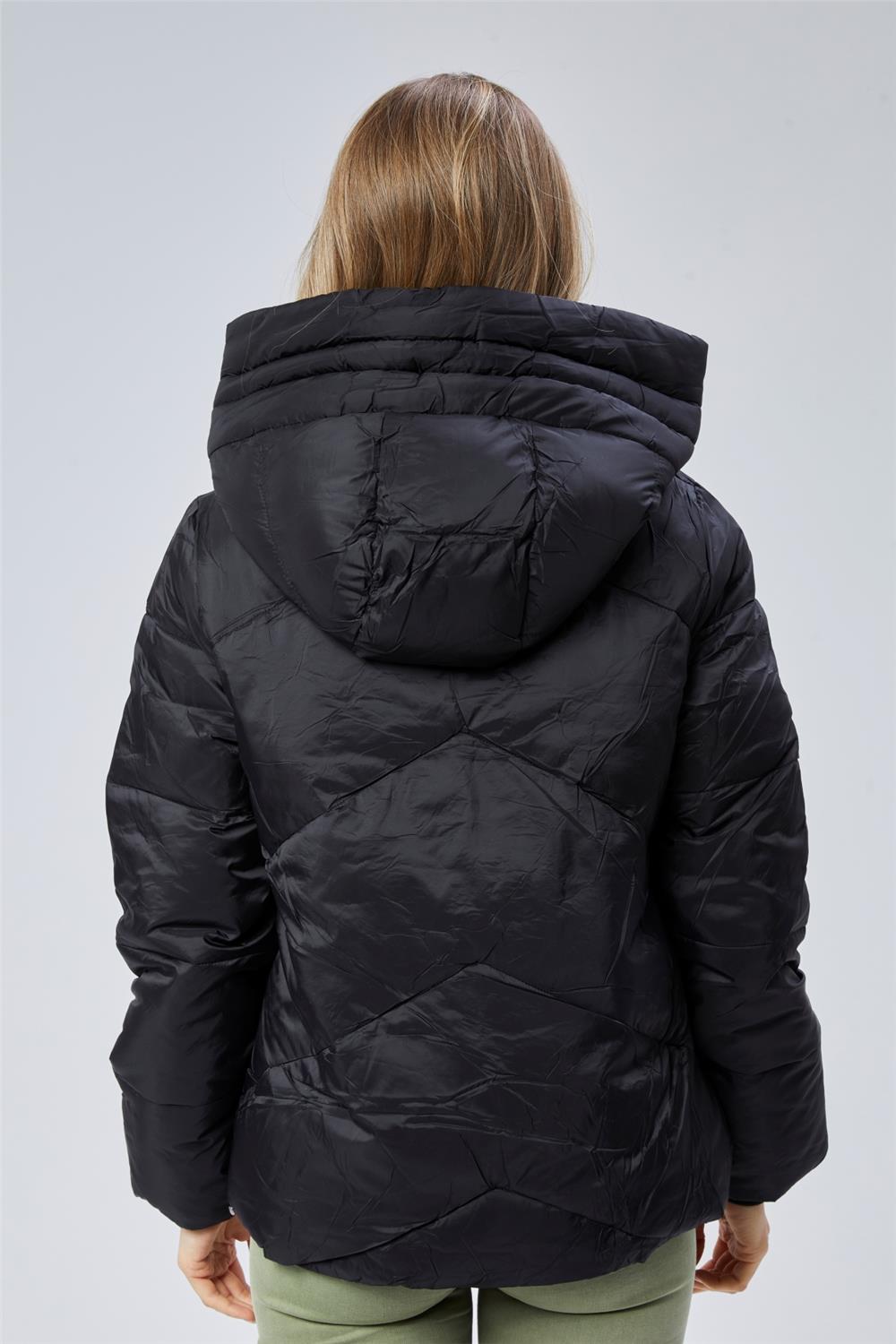 Puffer Büyük Kapşonlu Mont · 4