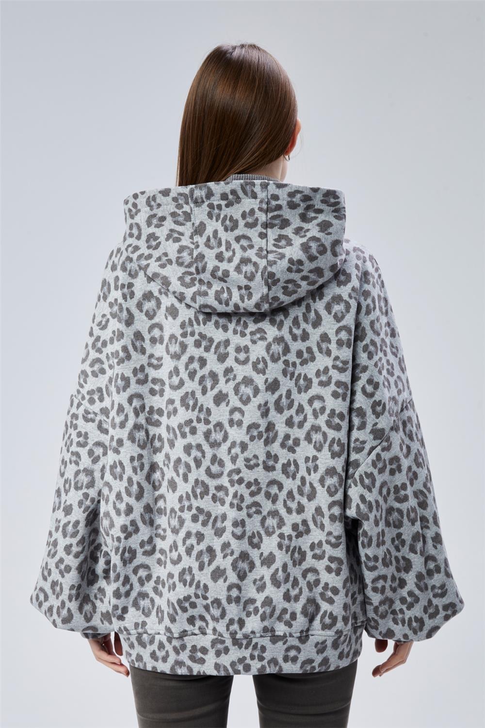 Leo Sweat · 4
