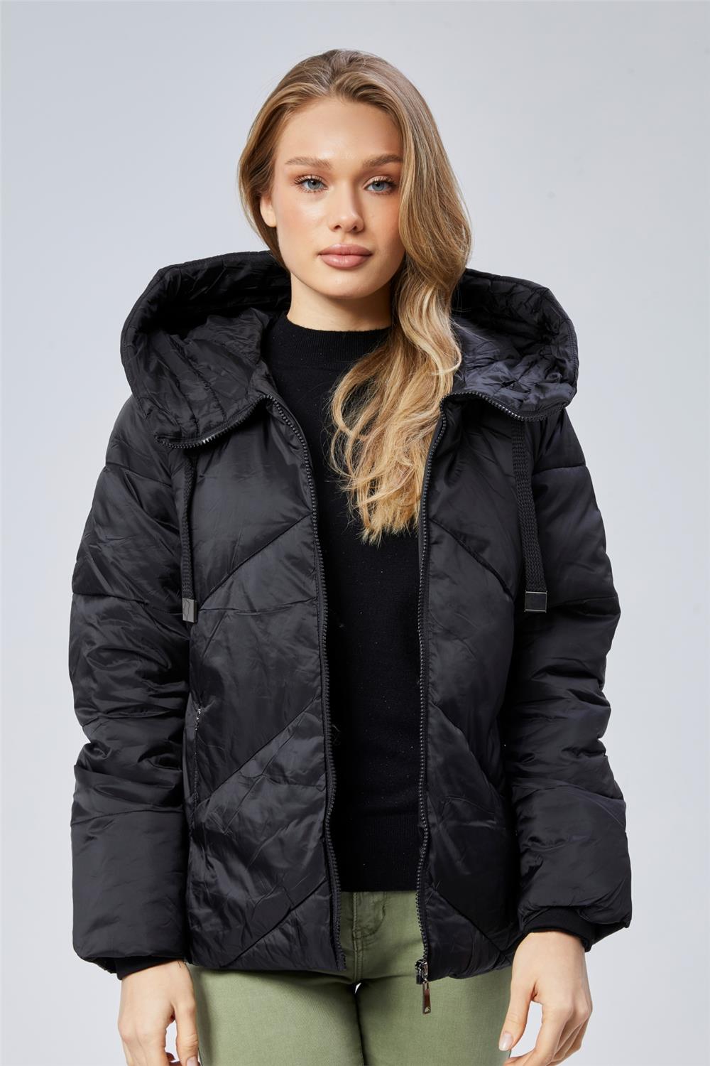 Puffer Büyük Kapşonlu Mont