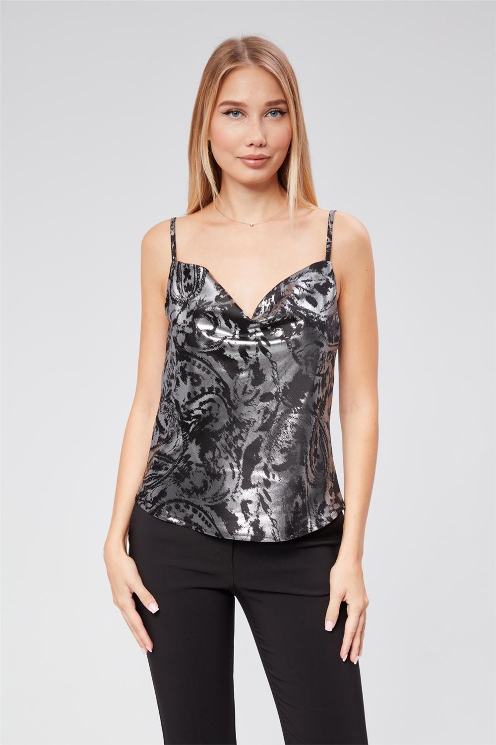 Desenli Degaje Yaka Top