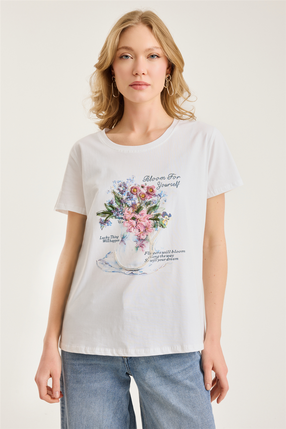 Çiçek Buketi Nakışlı Tshirt