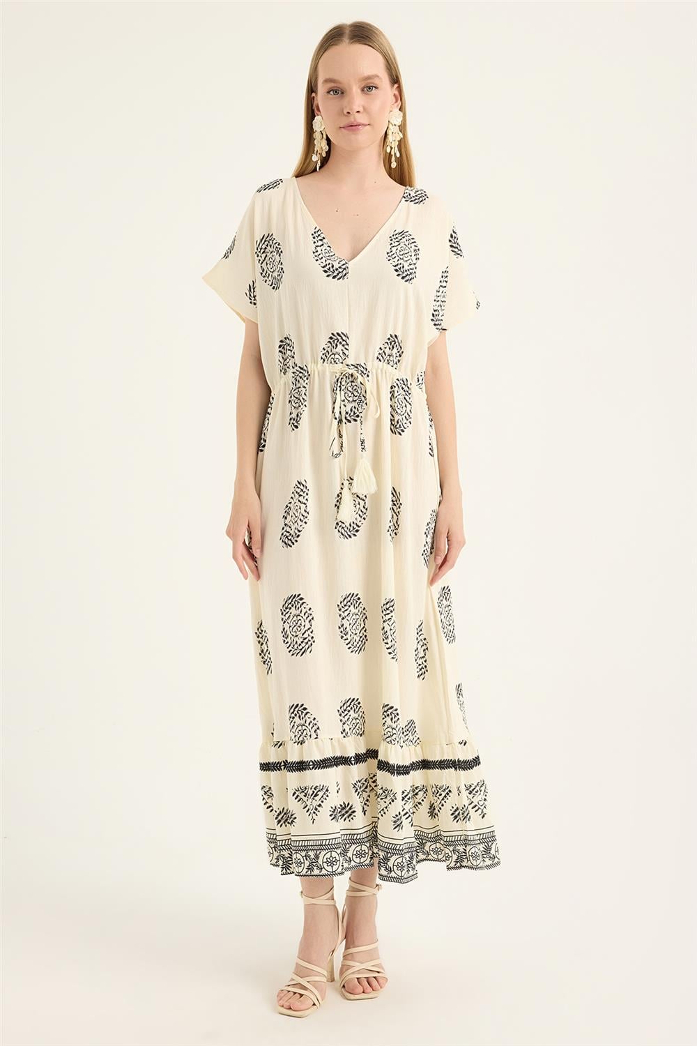V Yaka Desenli Elbise