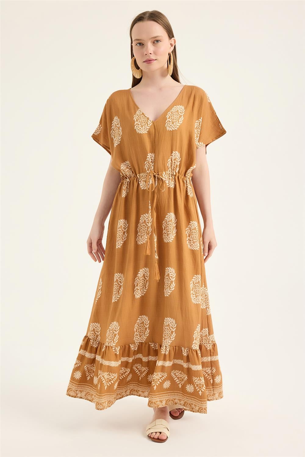 V Yaka Desenli Elbise