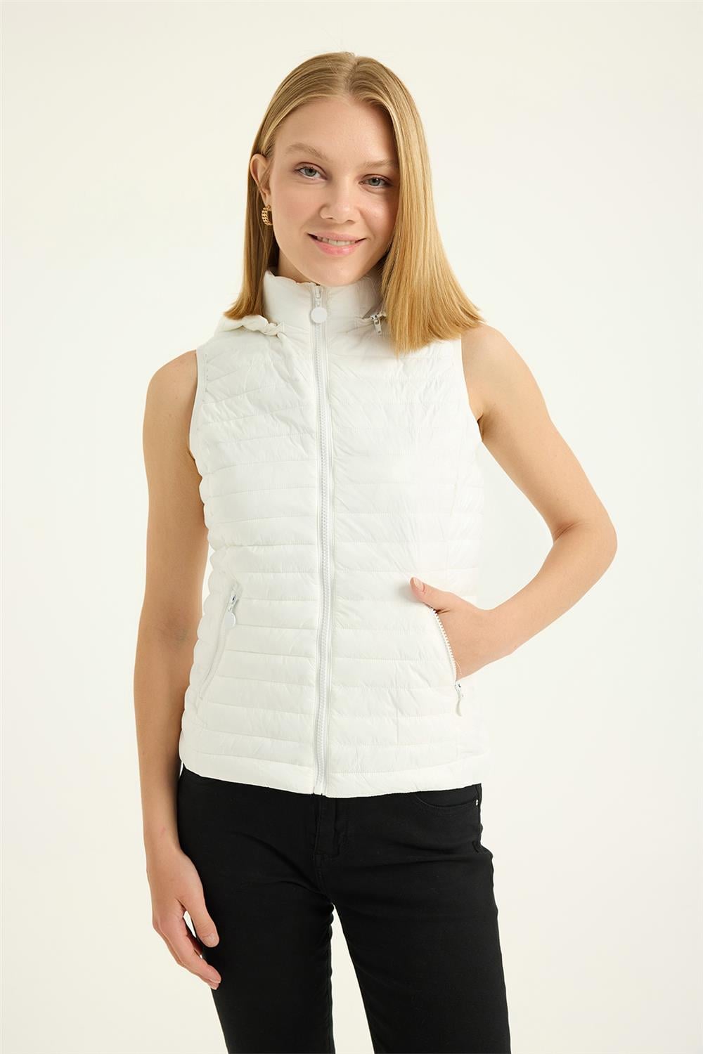 Puffer Kapşonlu Verev Yelek