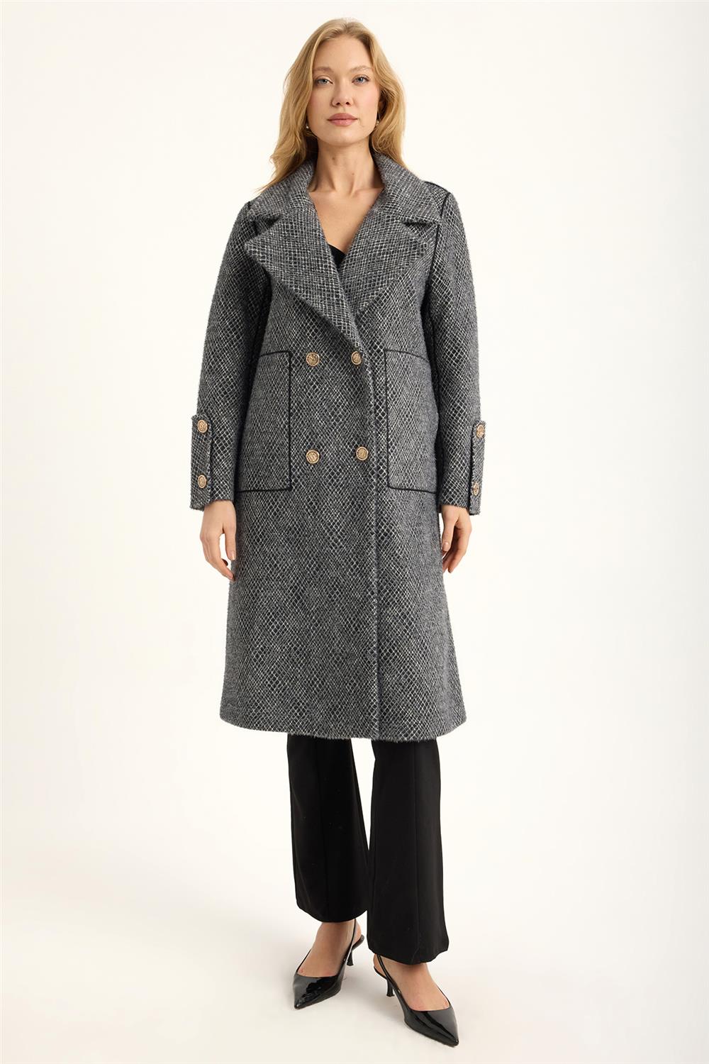 Uzun Çift Taraflı 2 Cepli 4 Düğmeli Kaban