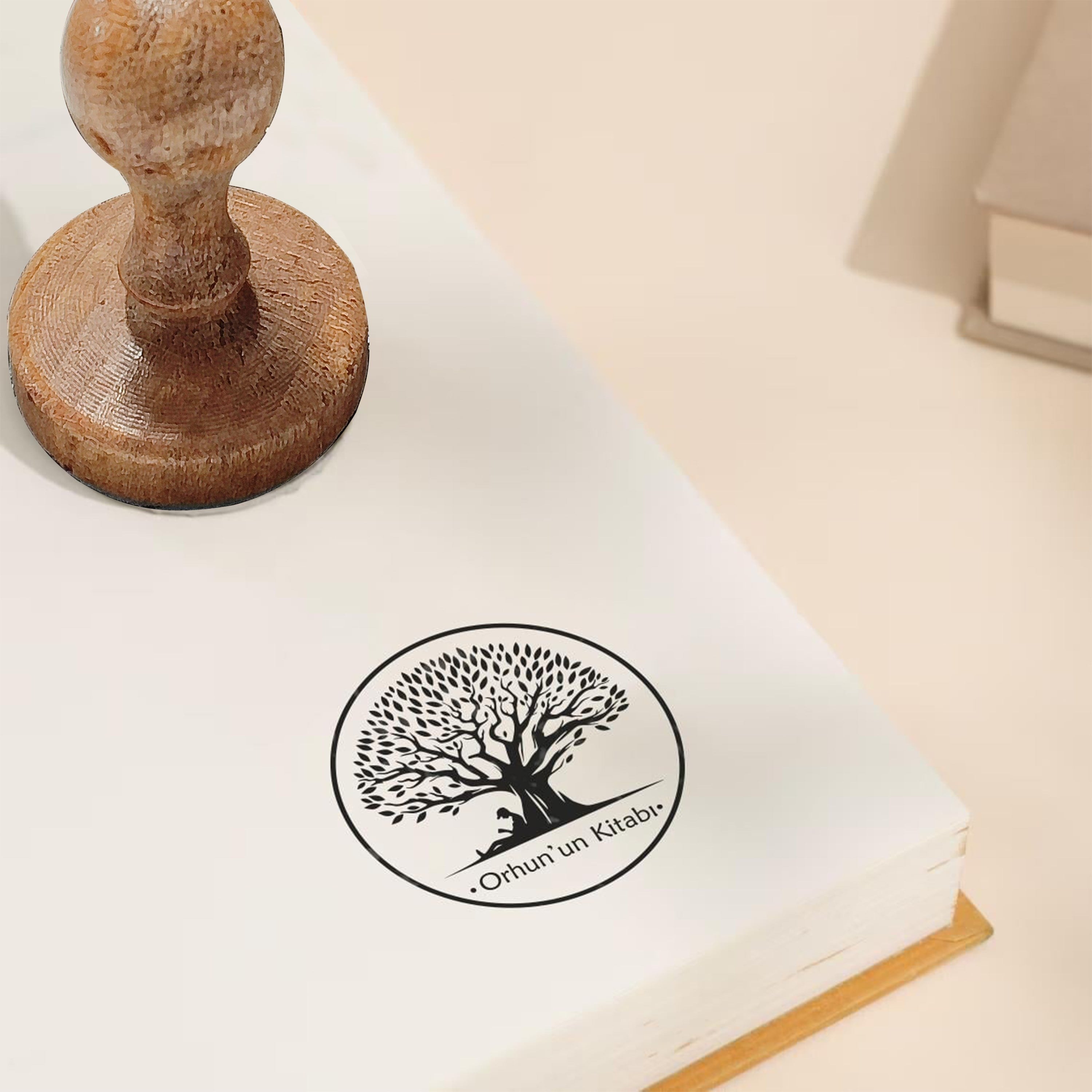 Koyu Ahşap Yuvarlak Kitap Mührü Kayın Ağacı Istampa Hediyeli
