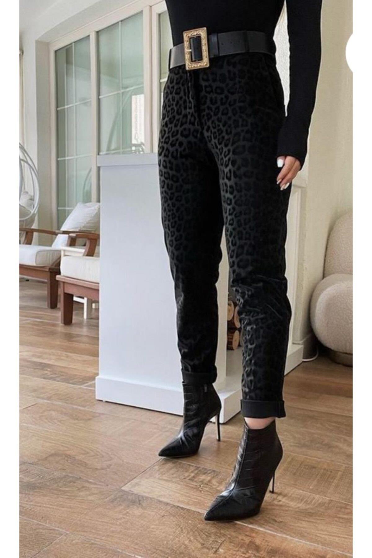 Kadın Siyah Leopar Desenli Fit Yumuşak Deri Pantolon