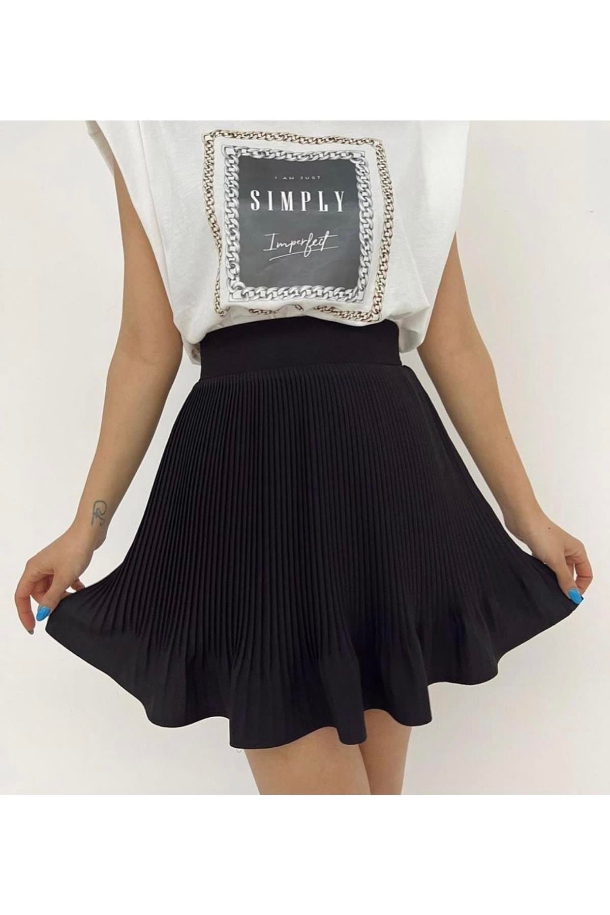 Kadın Siyah Piliseli Kısa Etek