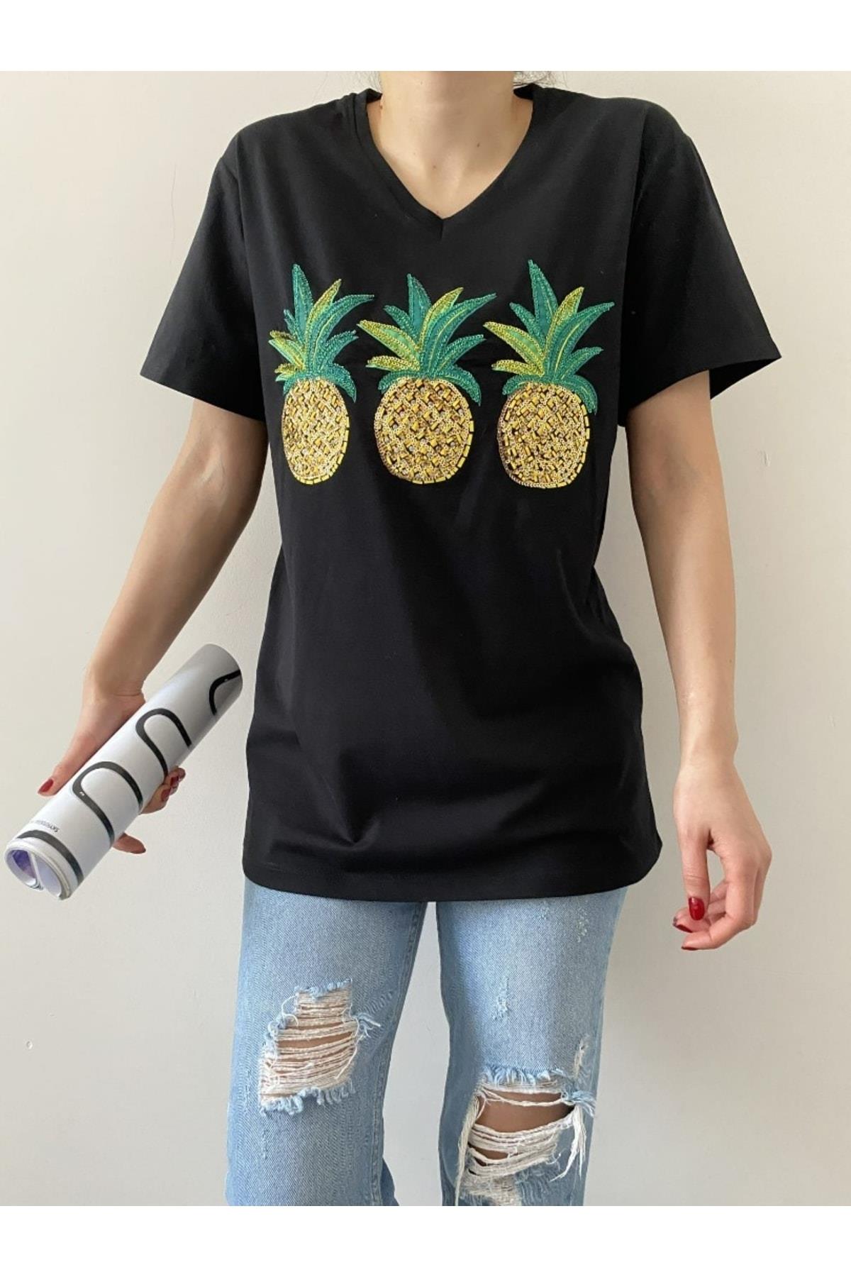 V Yaka Ananas Desenli Pullu Siyah Yeşil Tişört