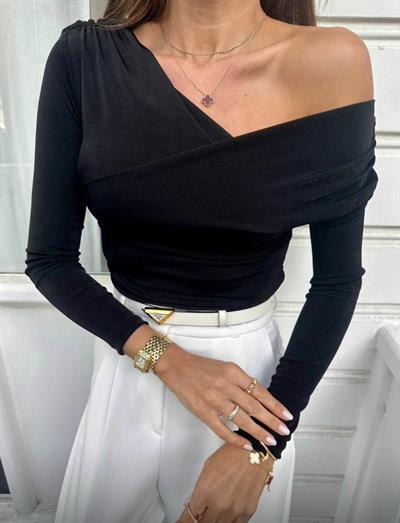 Siyah Çapraz Yaka Omuz Açık Bluz