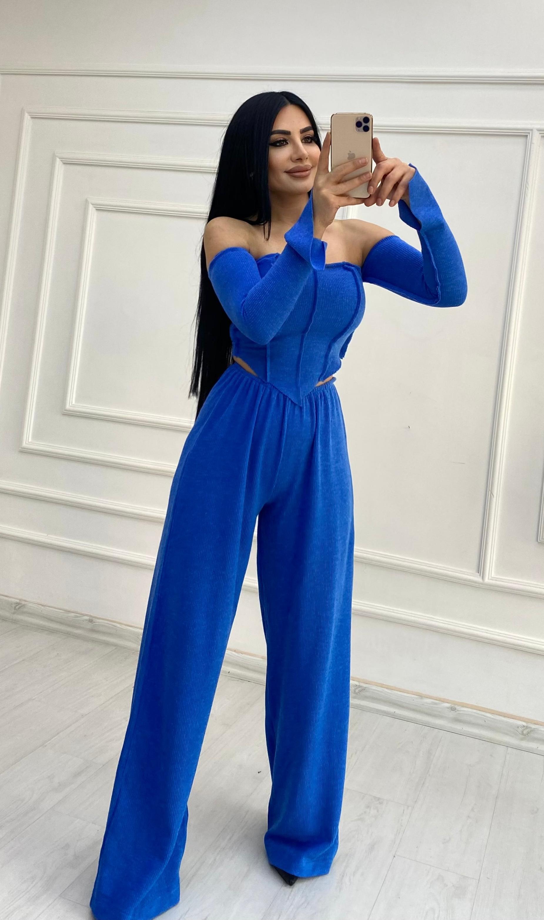 Dekolteli Saks Triko Takım