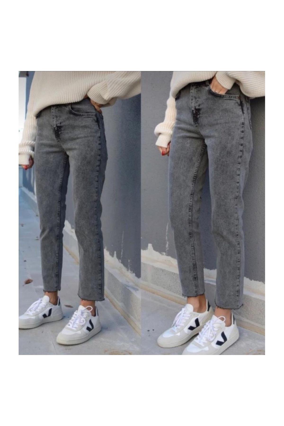 Gri Paçası Kesik Boyfit Likralı Jean Pantolon