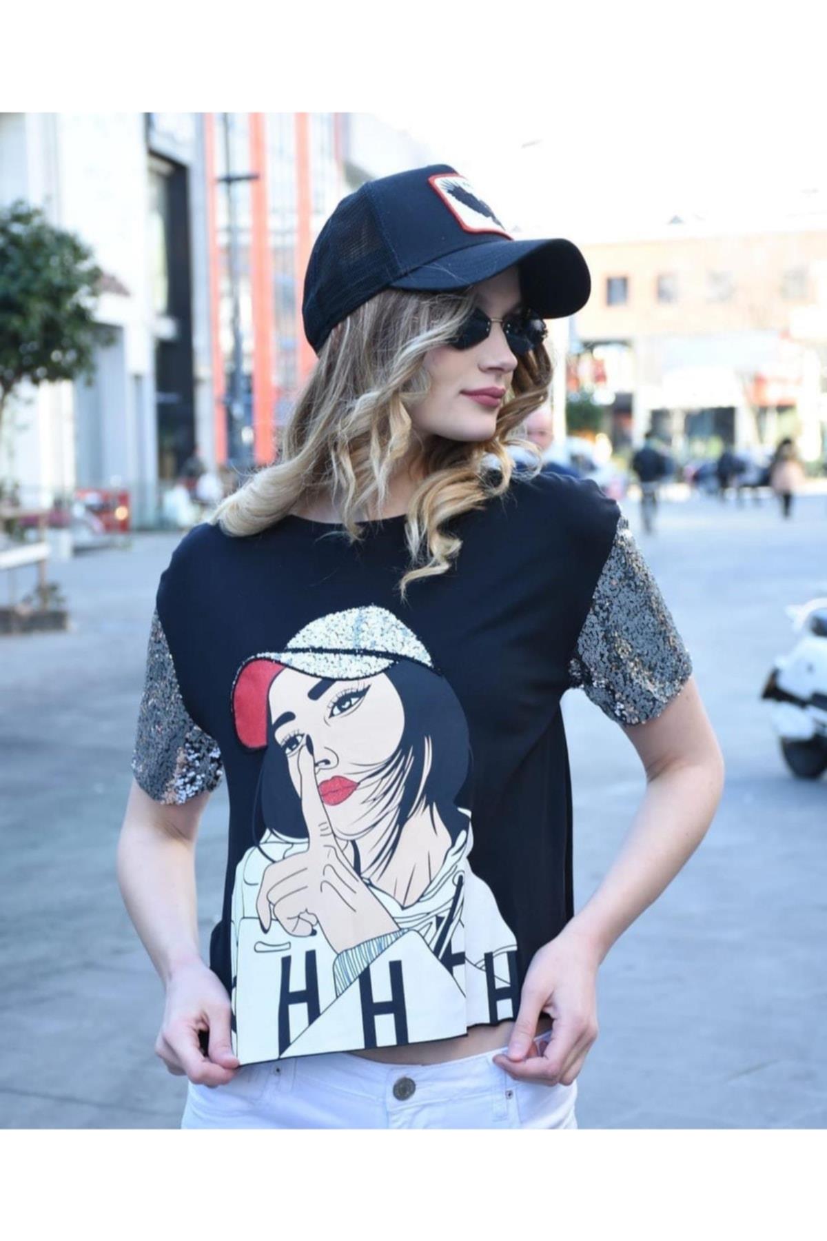 Kadın Siyah Pul Payet Baskılı Tasarım T-shirt