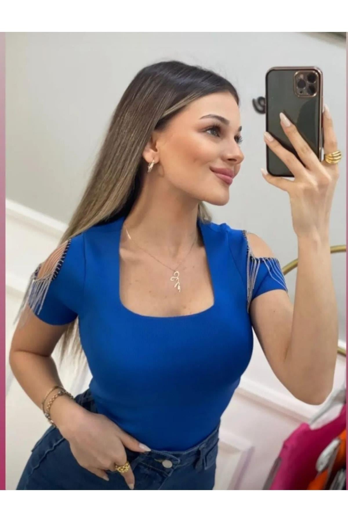 Kol Zincir Detaylı Saks Triko Bluz