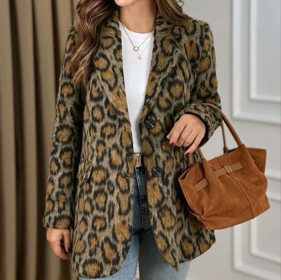 Leopar Desenli Kaşe Ceket