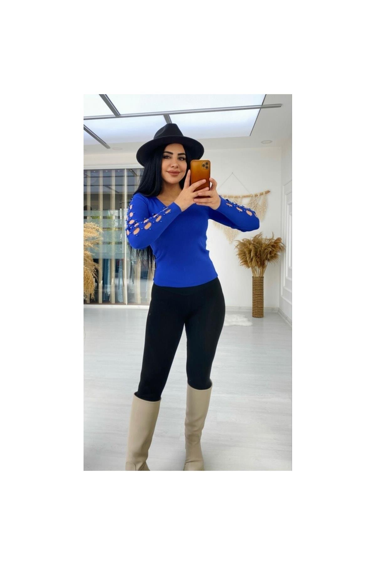 Saks v Yaka Kolları Inci Detaylı Çelik Triko Bluz