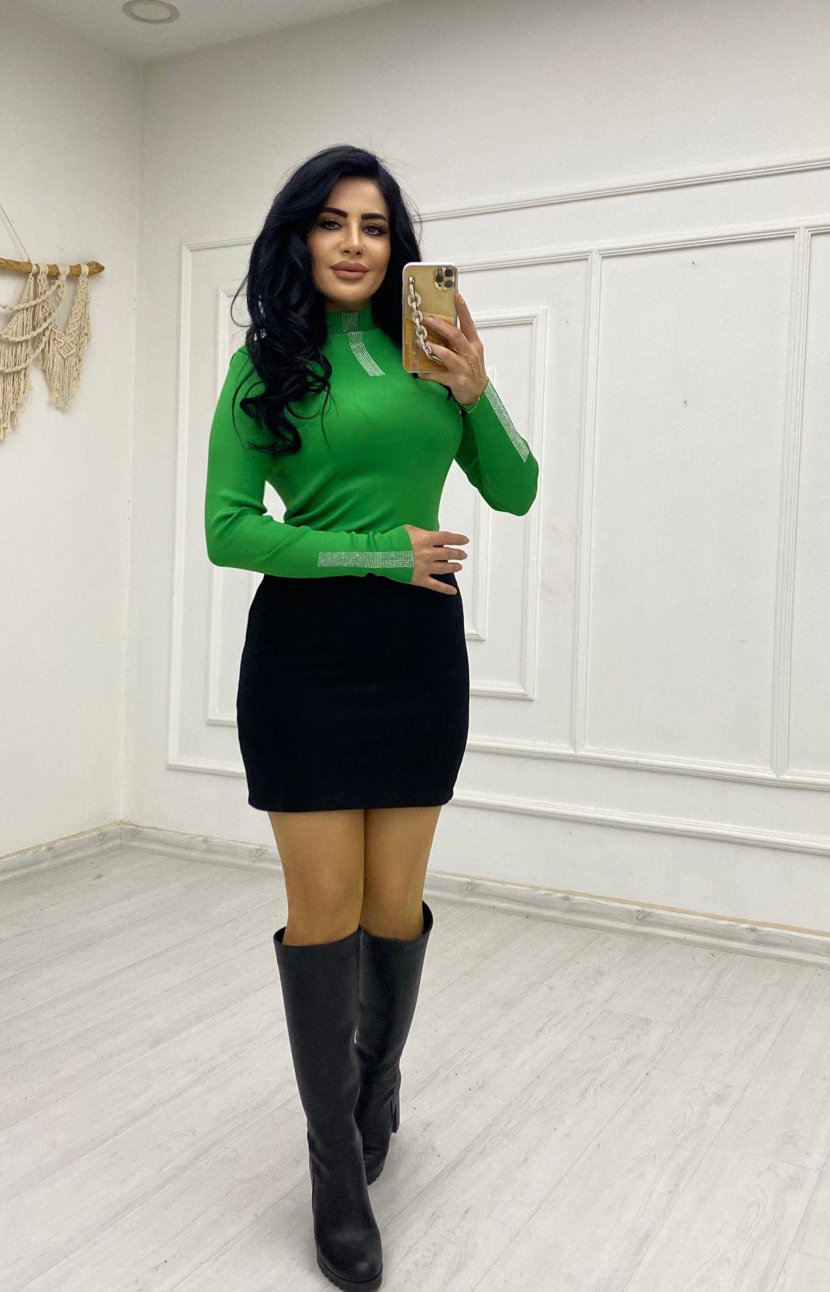 Yeşil Parıltılı Taşlı Yarım Boğazlı Triko Bluz