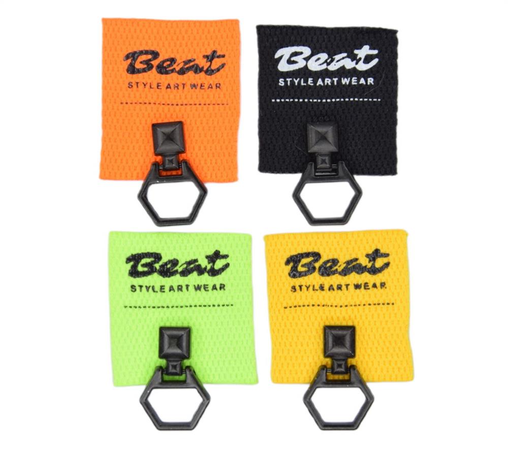 Beat Yazılı Sallantılı Aksesuar