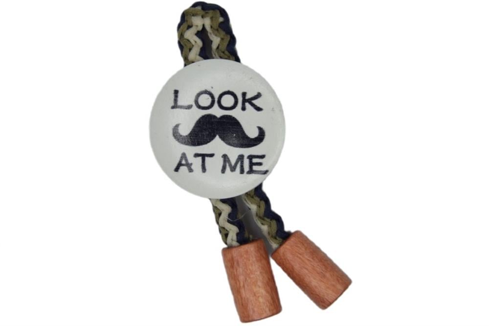 Look At Me Yazılı Bıyık Desenli Broş Aksesuar