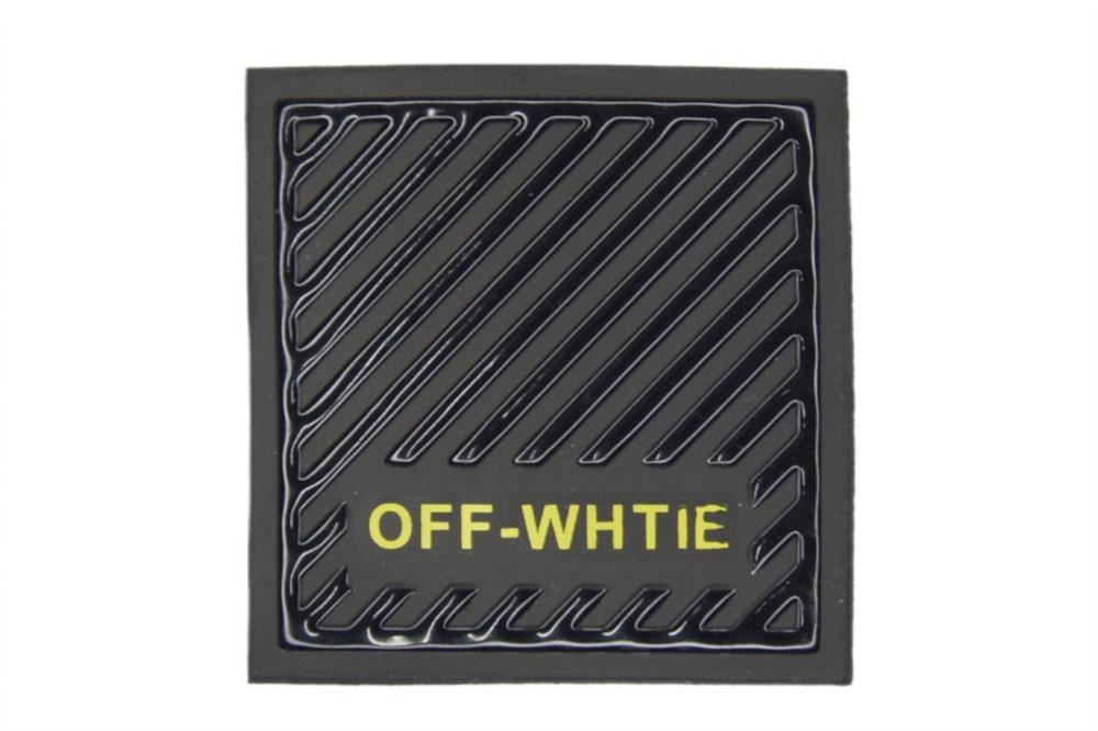 Yazı Desenli Aksesuar