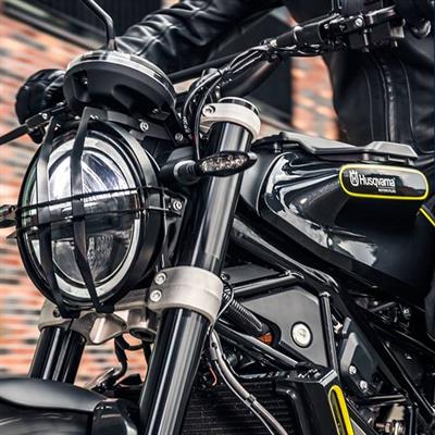 HUSQVARNA Svartpilen 250 / 401 Far Koruma