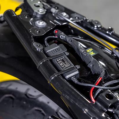 Quadlock Motosiklet 12V USB Girişi Akıllı Adaptör