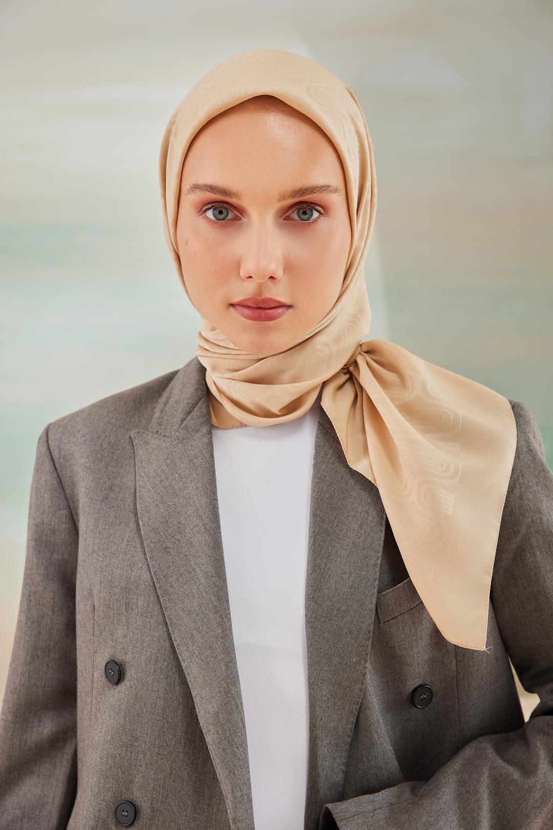 DÜZ CAPRİ SARMAL EŞARP GOLD