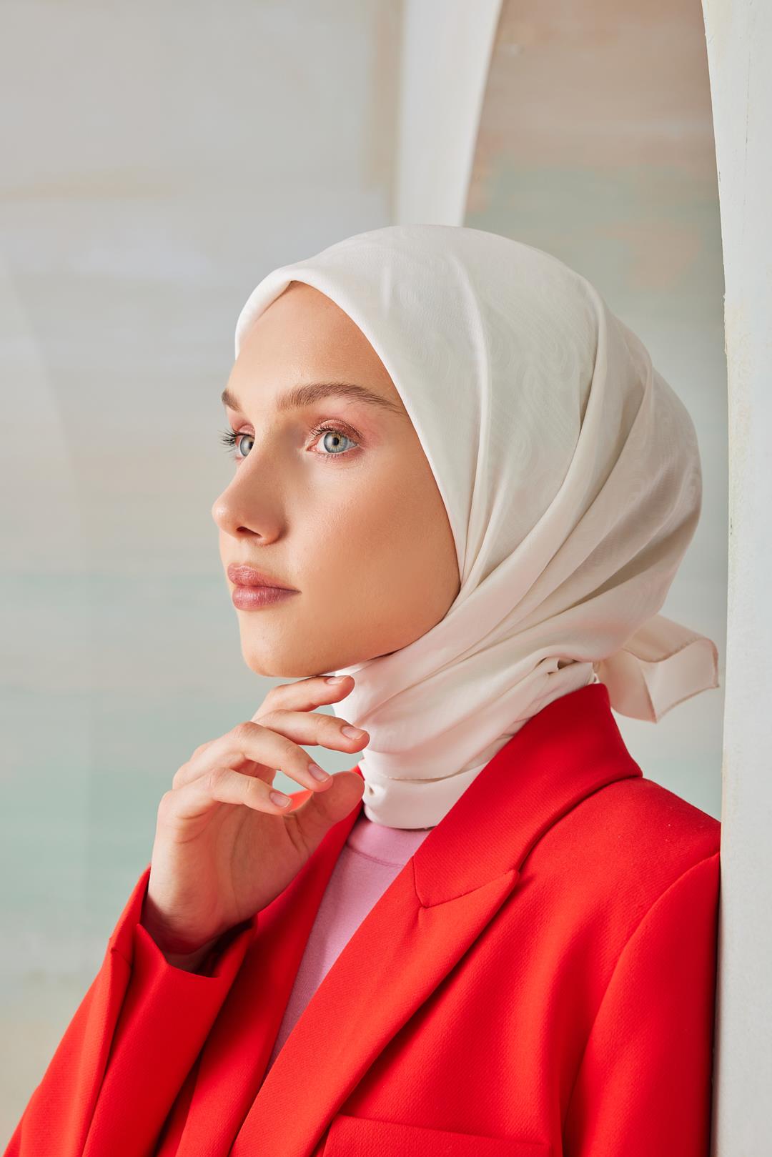 DÜZ CAPRİ SARMAL EŞARP KREM