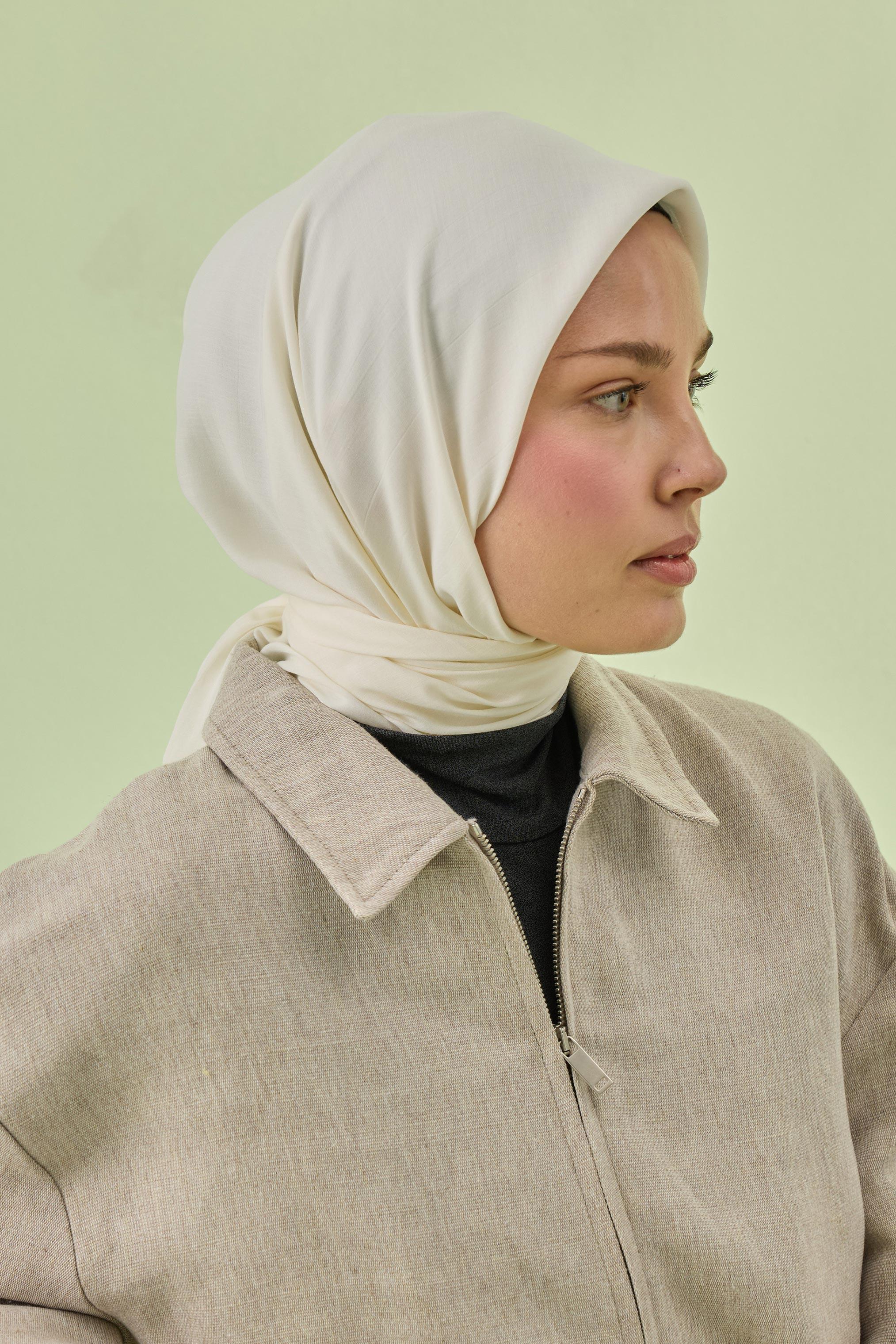 DÜZ PAMUK İPEK EŞARP EKRU