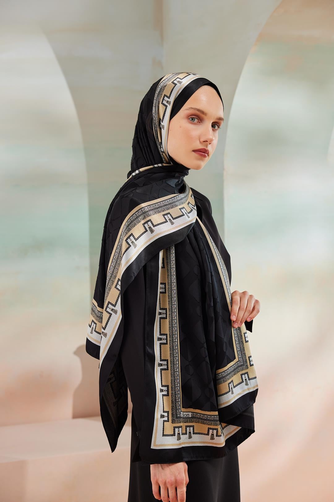 6343-1 DEVORE ŞAL SİYAH-GOLD