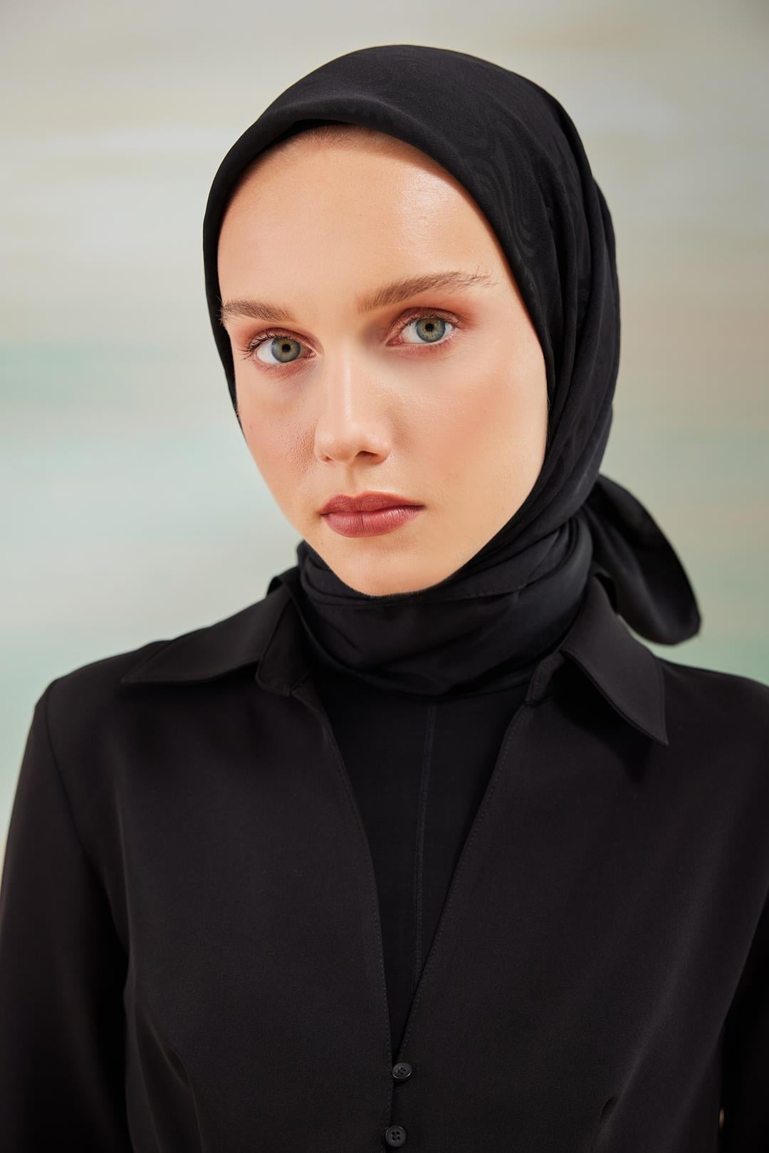 DÜZ CAPRİ SARMAL EŞARP SİYAH