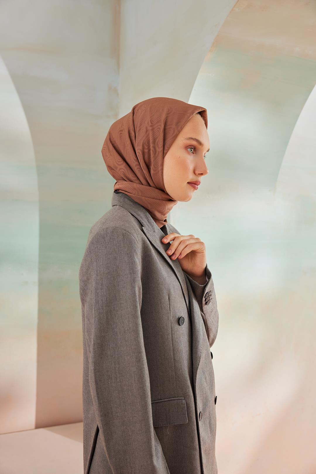 DÜZ CAPRİ SARMAL EŞARP SÜTLÜ KAHVE