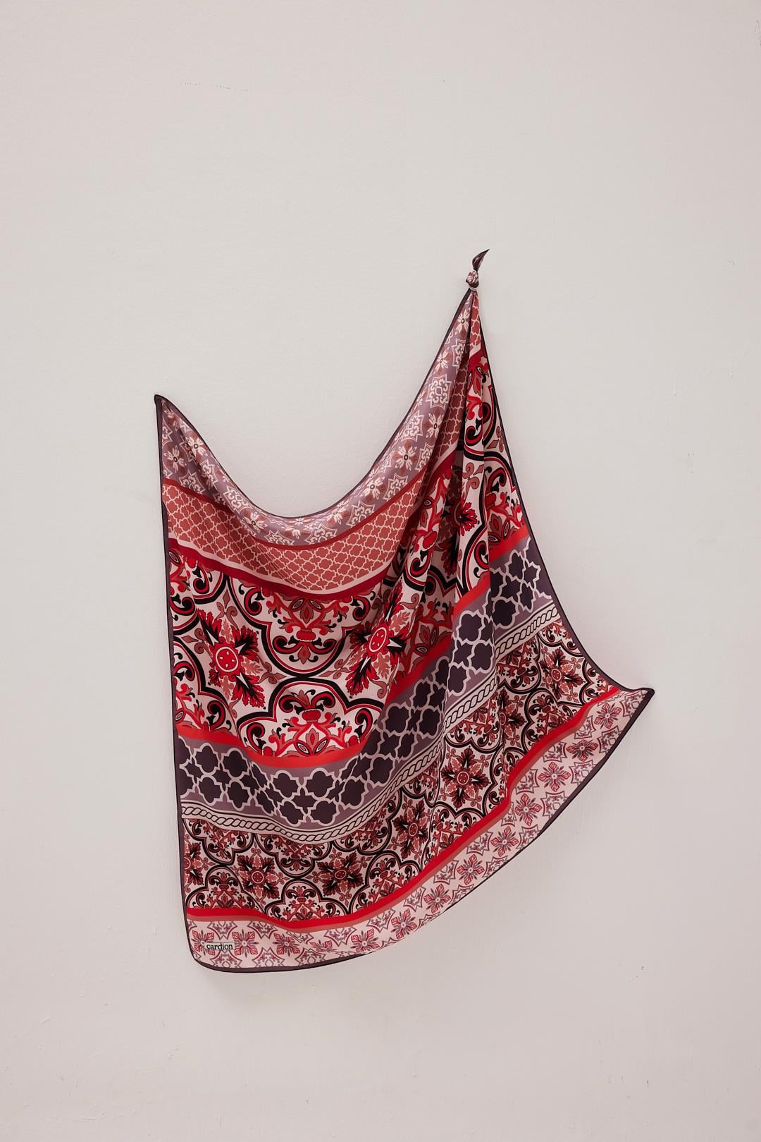 GOLD ÇİNİ EŞARP MERCAN