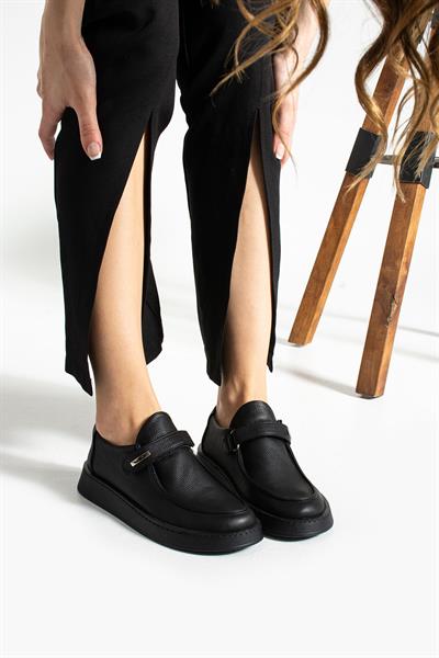 Siyah Rosse Toka Detaylı Deri Kadın Loafer Ayakkabı