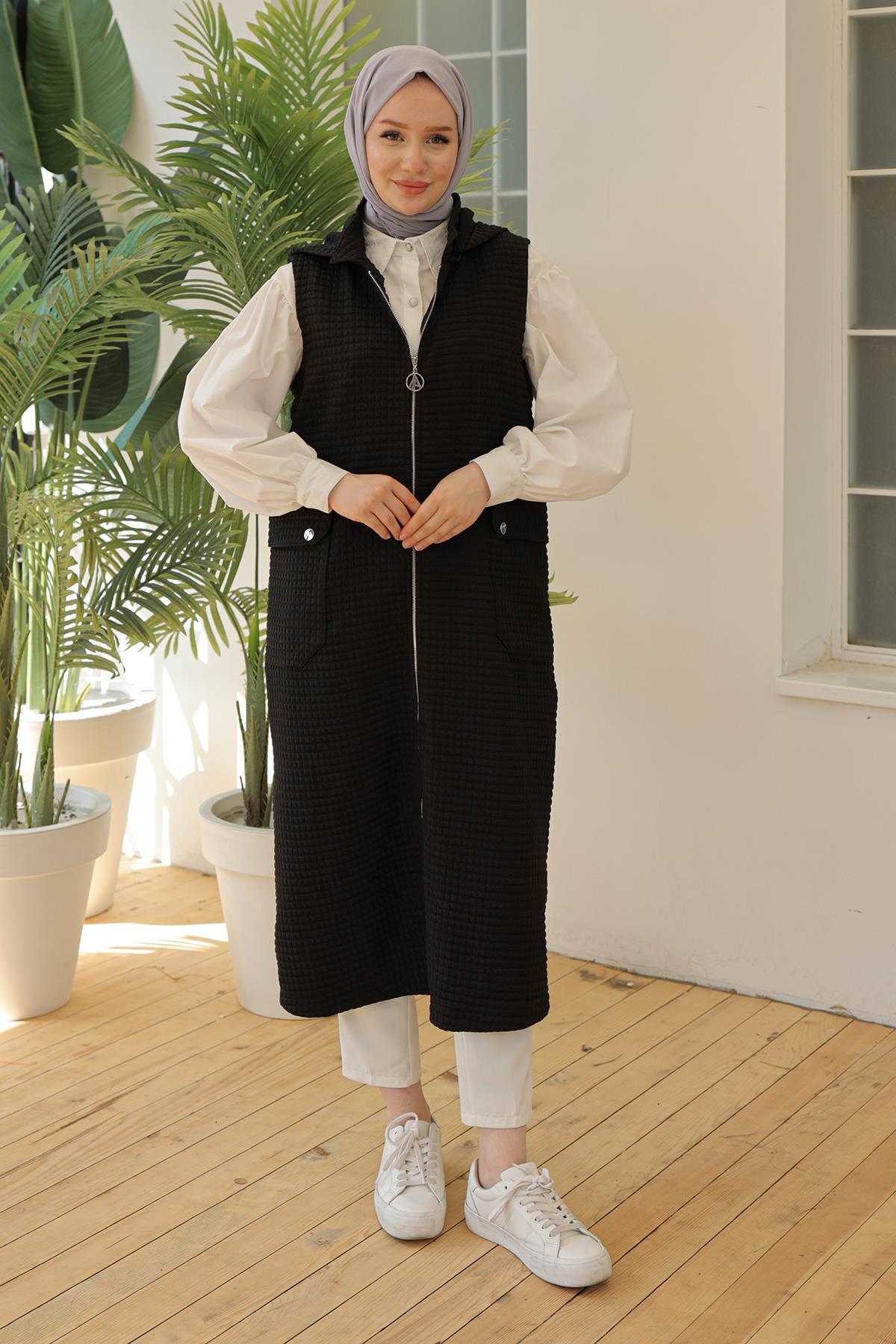 ARMİNE TREND Kapitone Desenli Yandan Cepli Kapüşonlu Yelek Siyah 24YT549