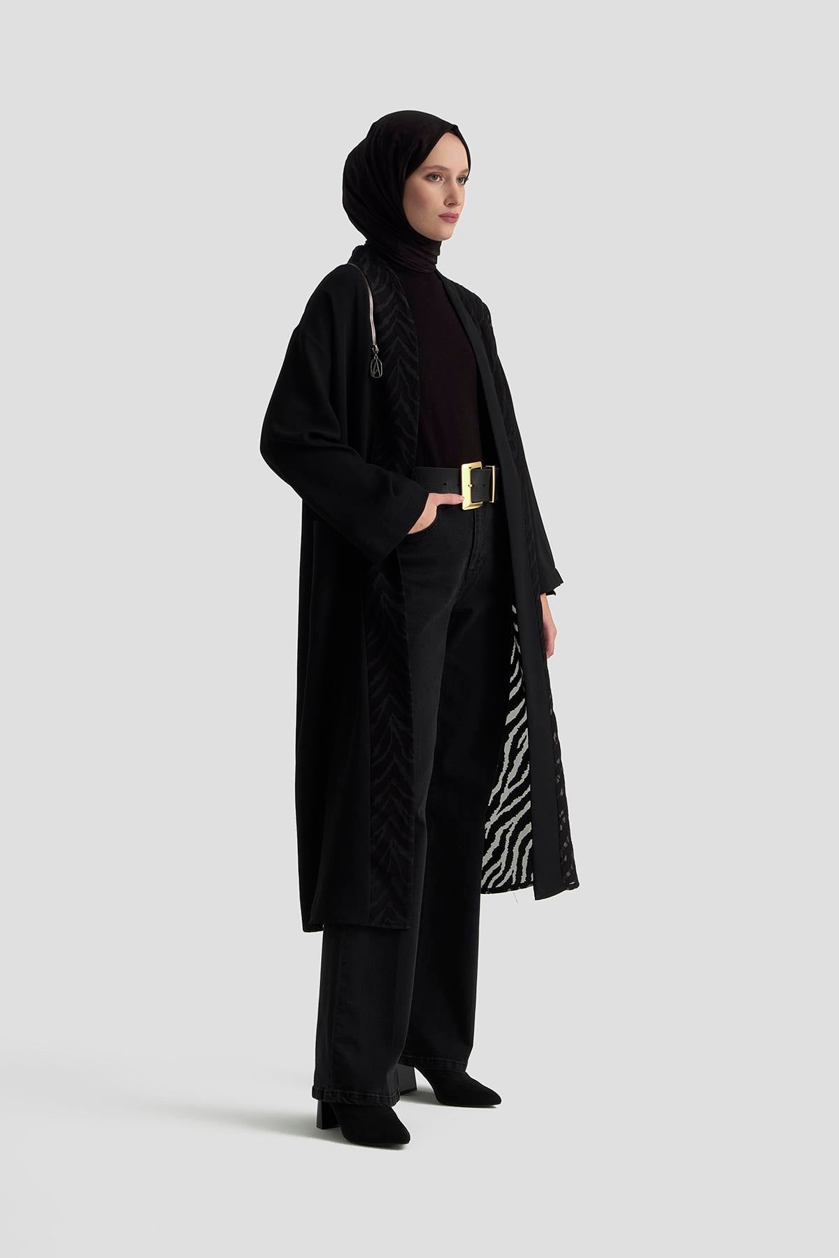 ARMİNE TREND Zebra Desenli Salaş Kesim Cepli Yelek Siyah 25KT522