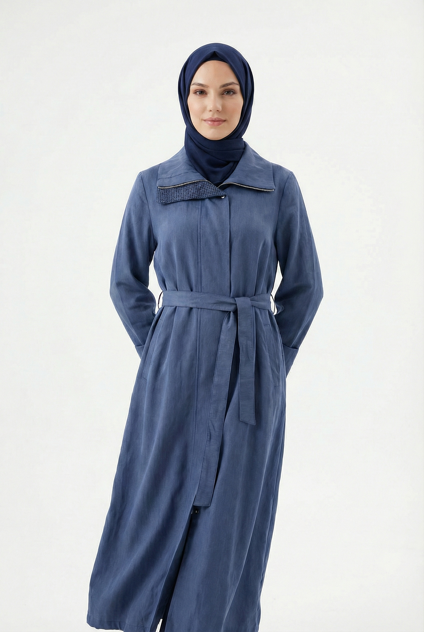 Armine Trend Yakası File Detaylı Belden Kuşaklı Yandan Fermuarlı Kap Lacivert 26YT702