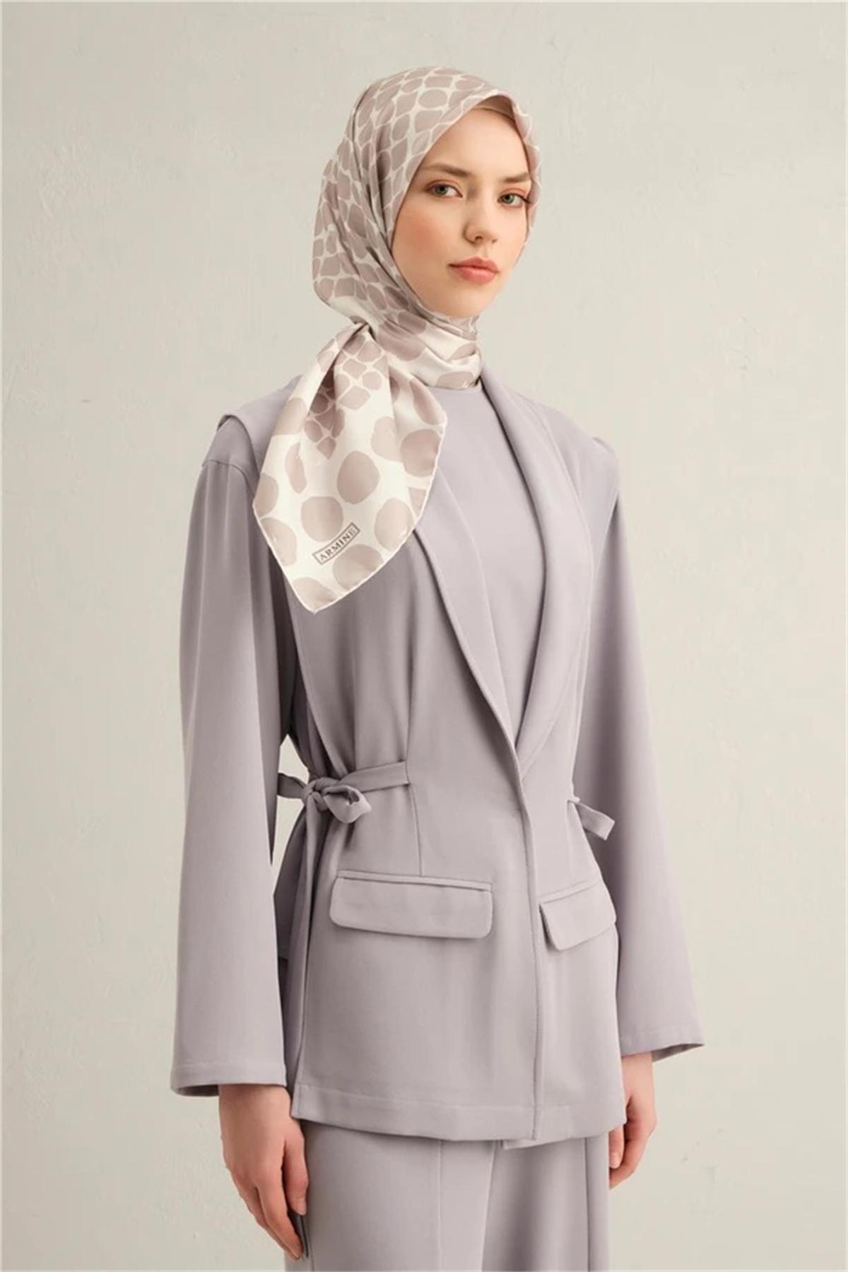 Armine Desenli Saf İpek Twill Eşarp 9354--83