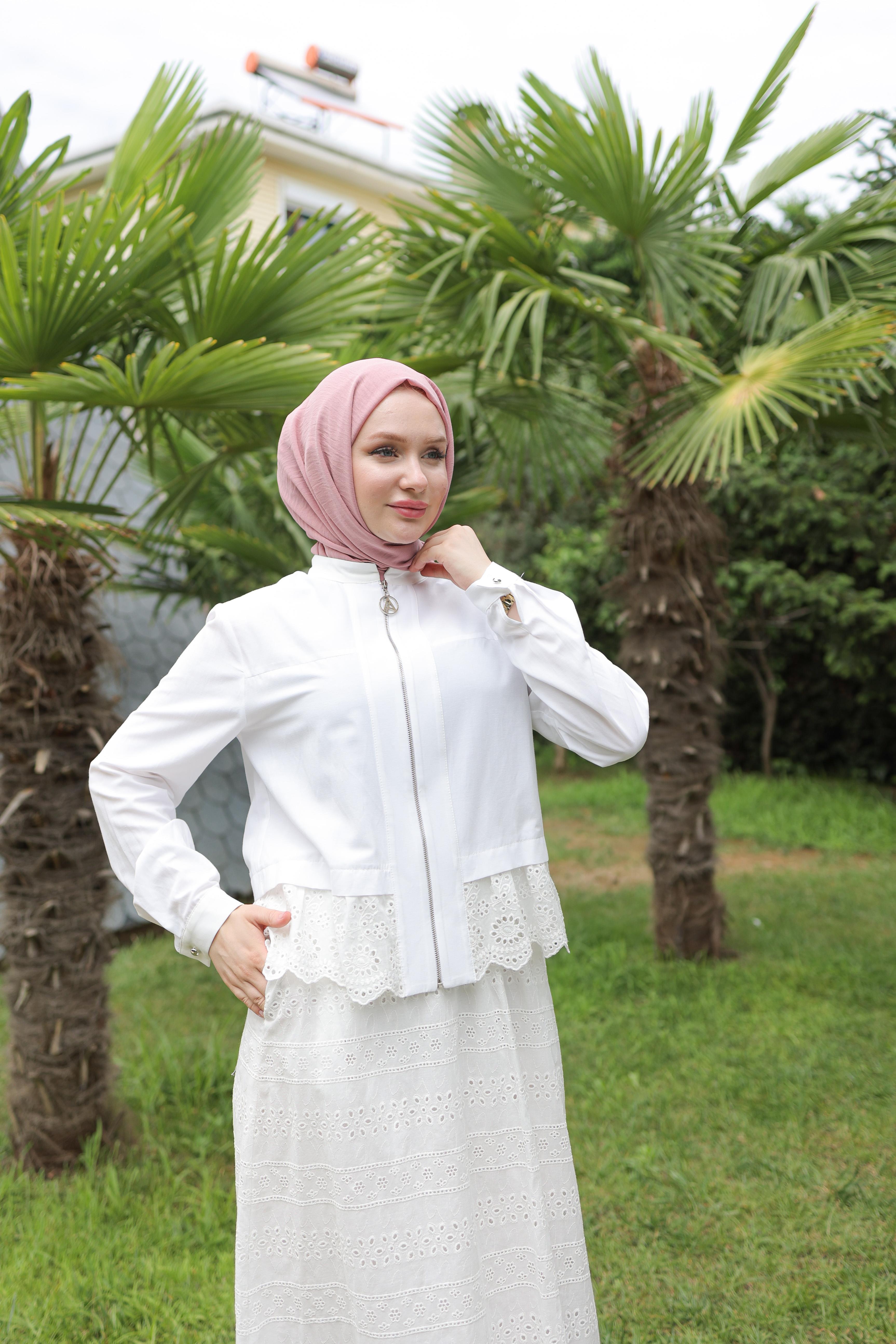 ARMİNE TREND Etekli Dantel Desenli İkili Takım Beyaz 24YT687
