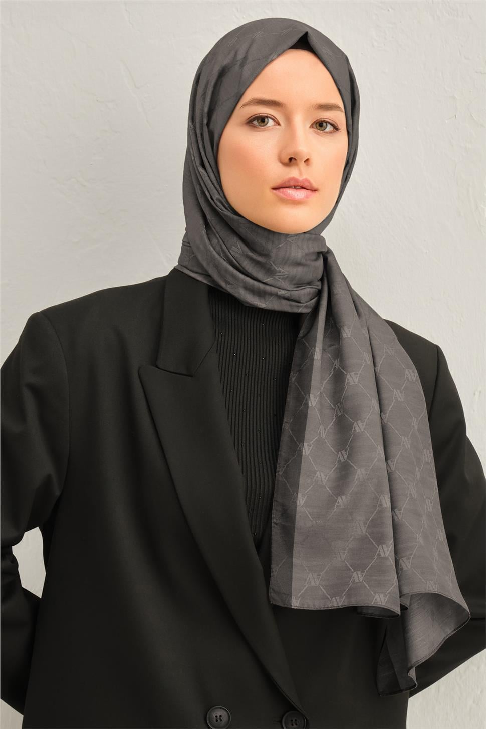 armine-trend-monogram-sal-2-7a17c0.jpg