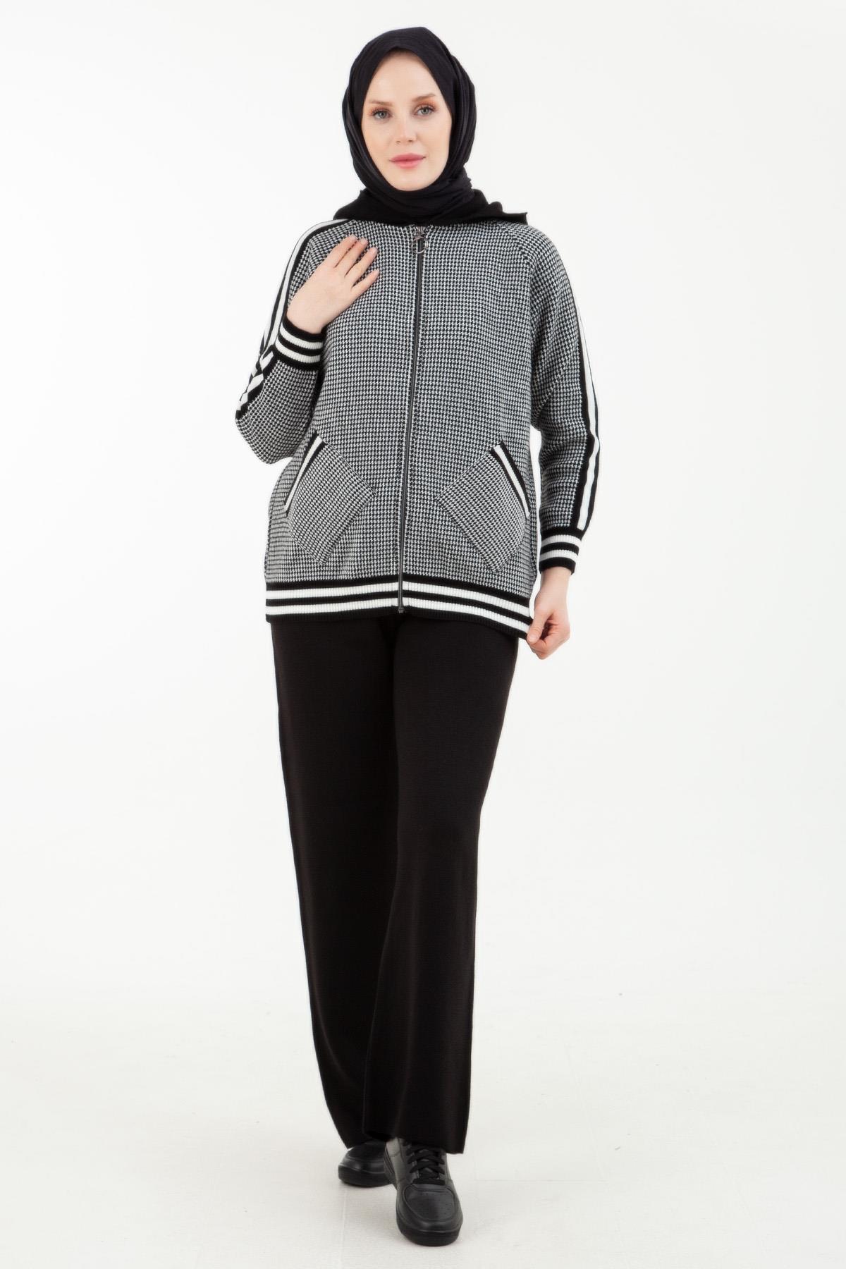 ARMİNE TREND Önü Fermuarlı Kapüşonlu Hırka ve Pantolonlu Triko Takım-Siyah 22KD4237