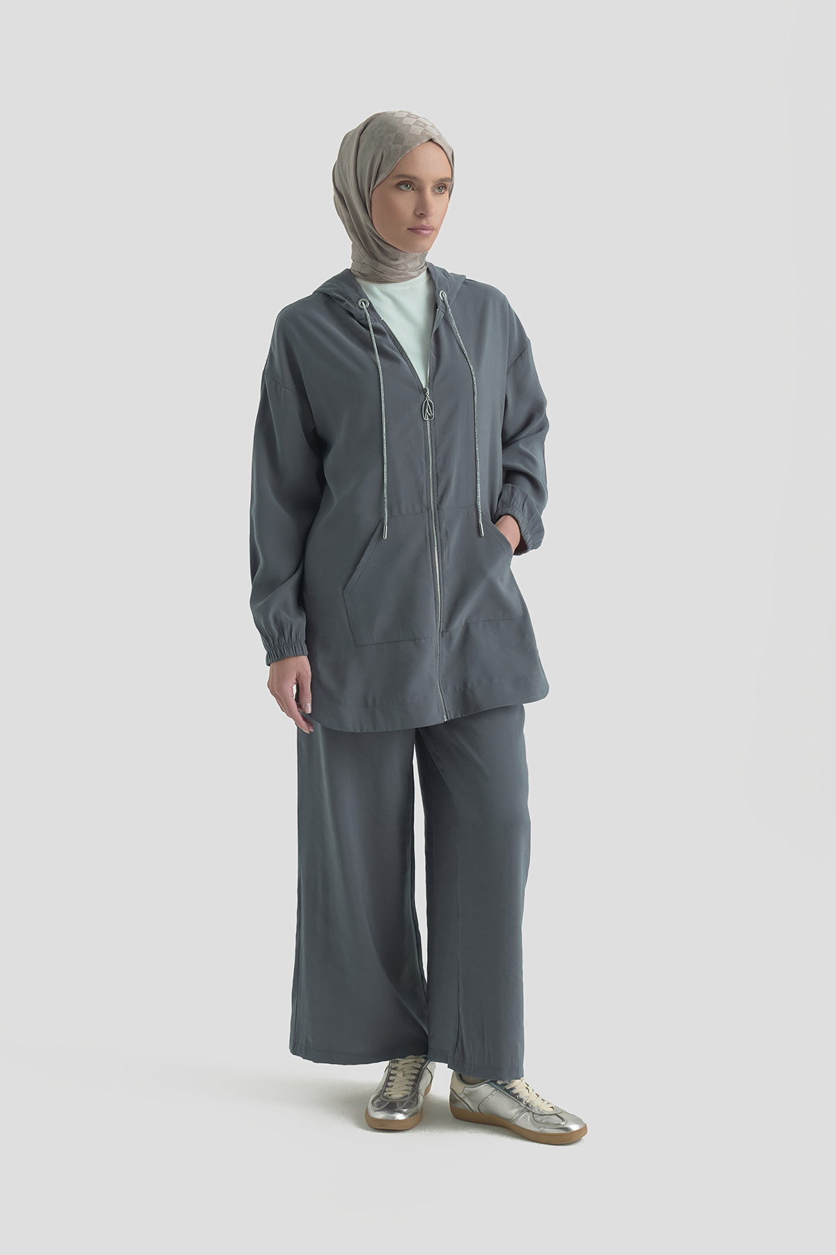 Armine Trend Kapüşonlu Cepli Pantolonlu İkili Takım Petrol 26YT620