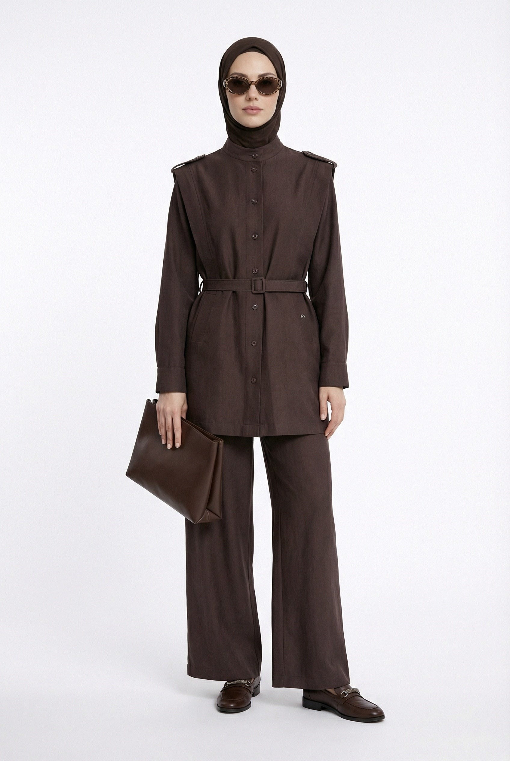 Armine Trend Omzu Allerli Kemerli Cepli Pantolonlu İkili Takım Kahverengi 26YT636