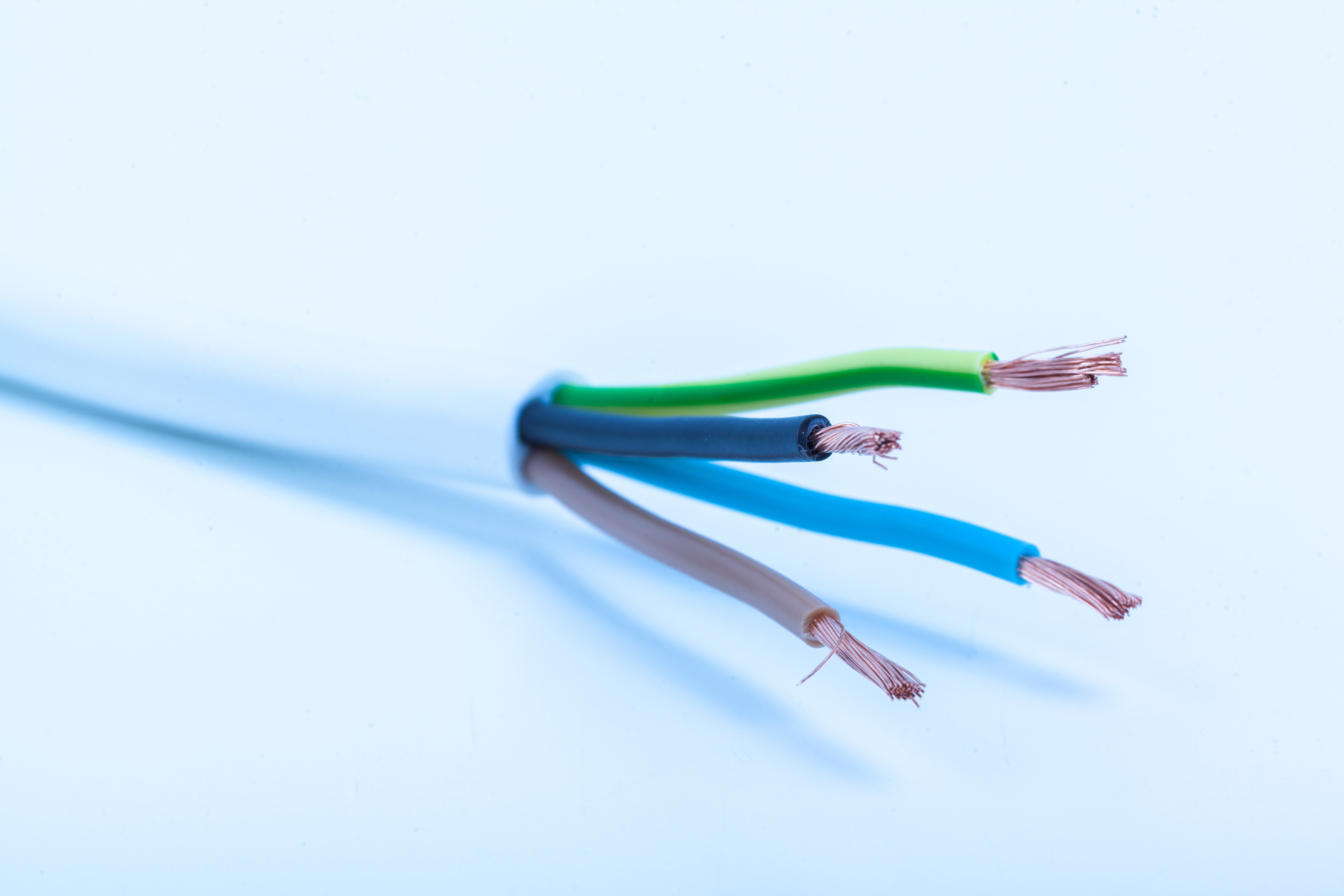 Elektrik Tesisatında Kabloların Rolü: Güvenlik ve Verimlilik