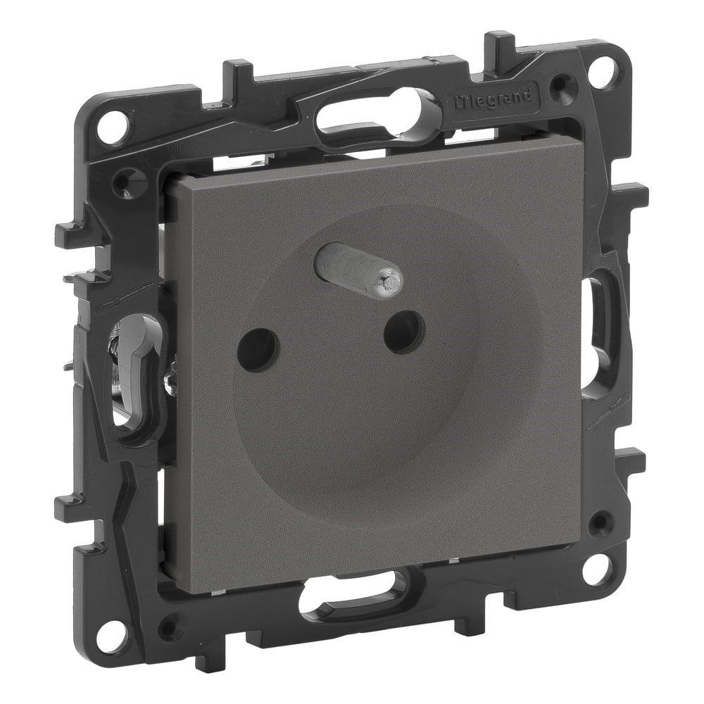 LEGRAND 768817Legrand Prizler - Fransız standardı topraklı priz (UPS) - TitanyumLegrand Prizler - Fransız standardı topraklı priz (UPS){ubercoelektromarket}