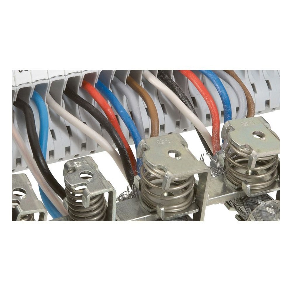 LEGRAND 037530Legrand Viking3 Ekranlama kelepçeleri 3 ile 8 mm çapında kablo içinLegrand 3 ile 8 mm çapında kablo için{ubercoelektromarket}