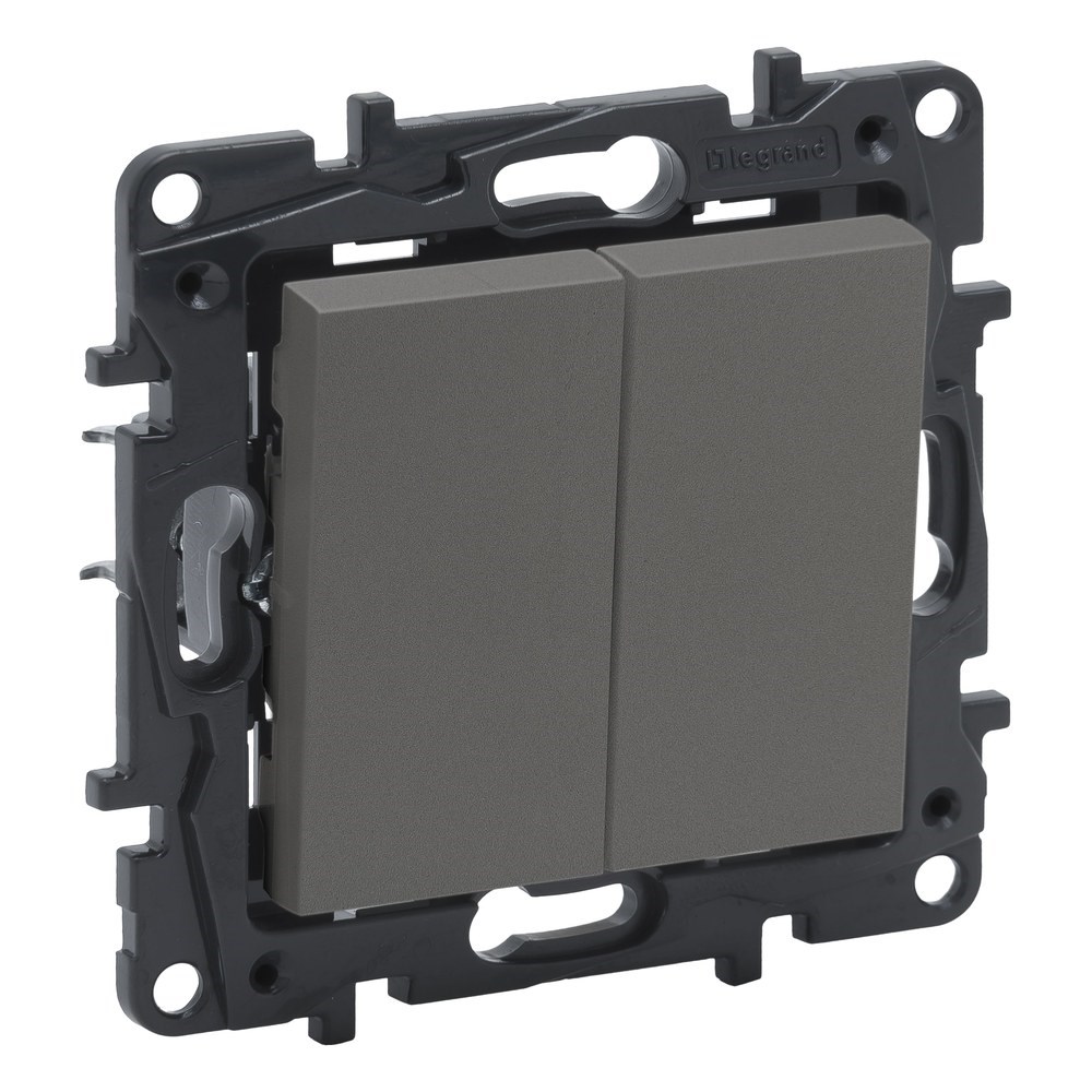 LEGRAND 768806Legrand Kumanda Mekanizmaları - Komütatör - TitanyumLegrand Kumanda Mekanizmaları - Komütatör - Titanyum{ubercoelektromarket}