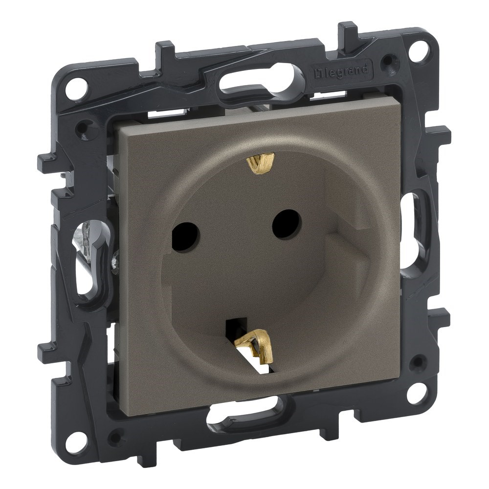 LEGRAND 768515Legrand Prizler - Çocuk korumalı topraklı priz - BronzLegrand Prizler - Çocuk korumalı topraklı priz - Bronz{ubercoelektromarket}